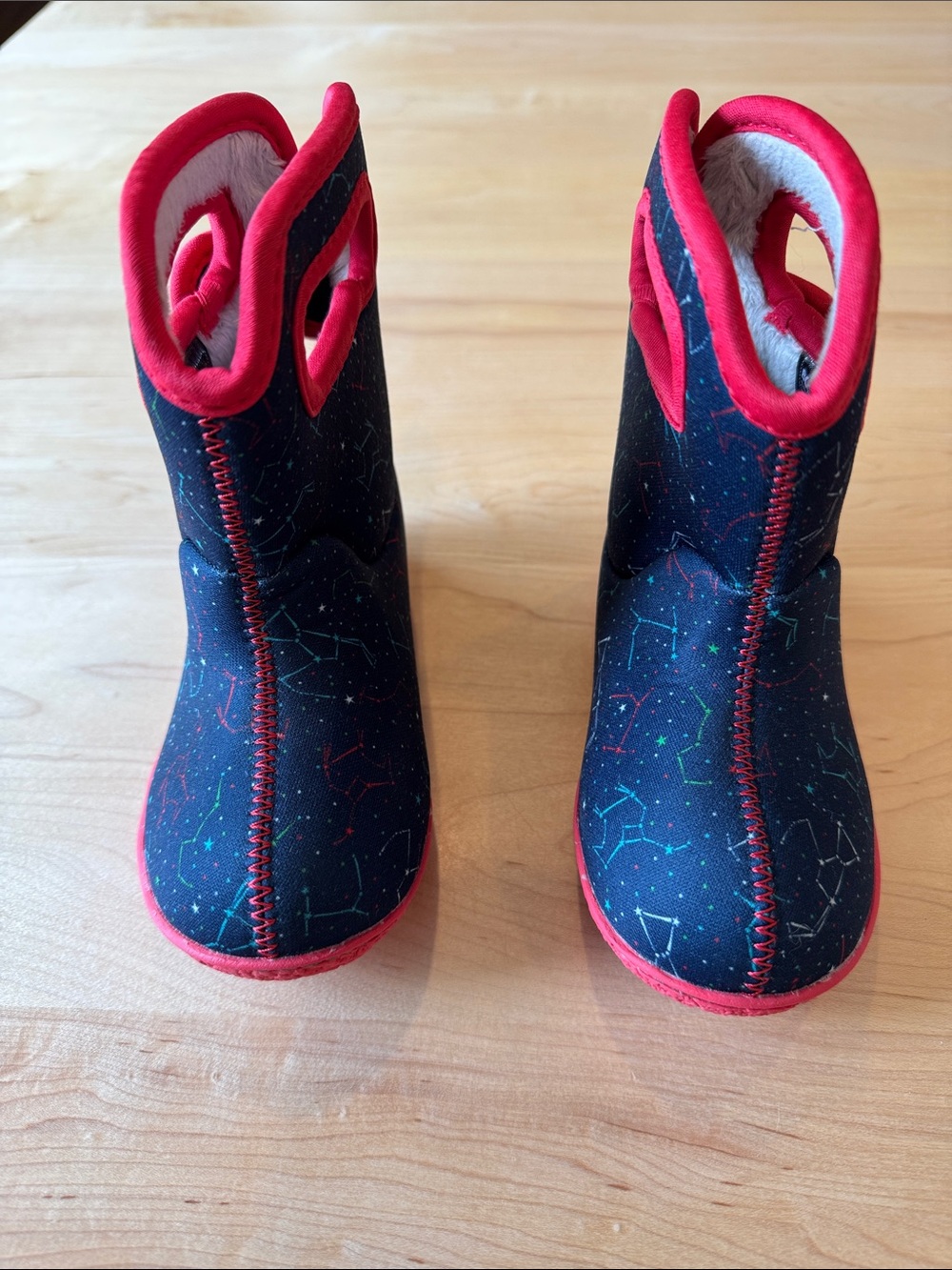 Bogs Waterproof, Insulated, Washable Boots in Blue Stars size 8